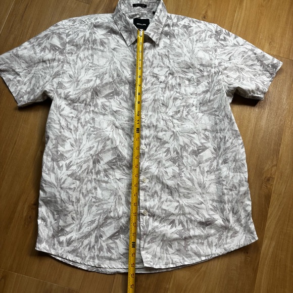 Men's Gray Leaf Print Casual Shirt - Picture 7 of 8